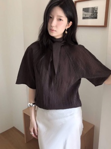 深棕色