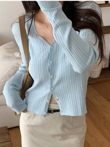 蓝色