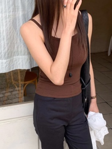 咖啡色
