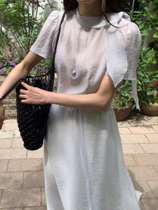 灰色