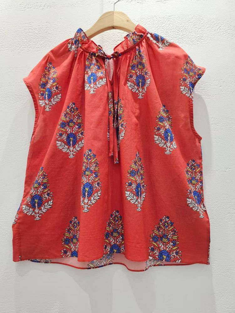 红色