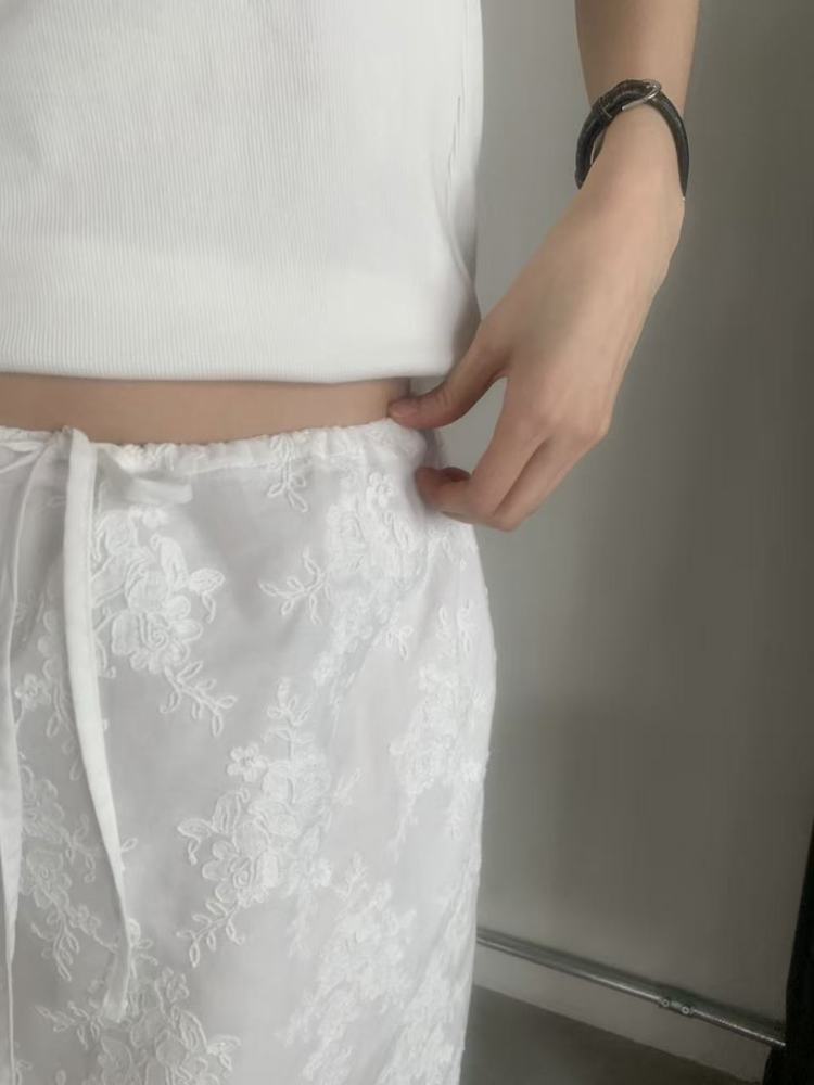 白色