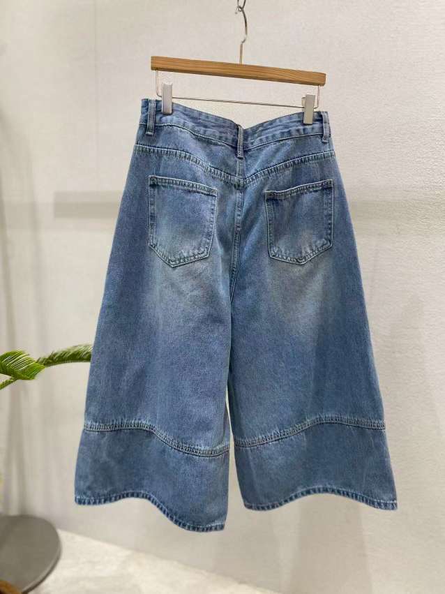 蓝色