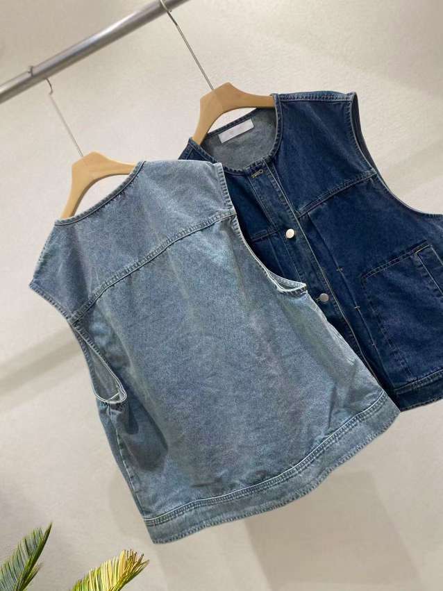 蓝色