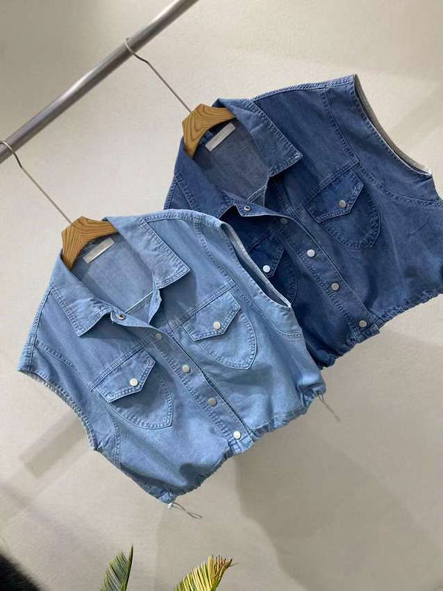 藏蓝色