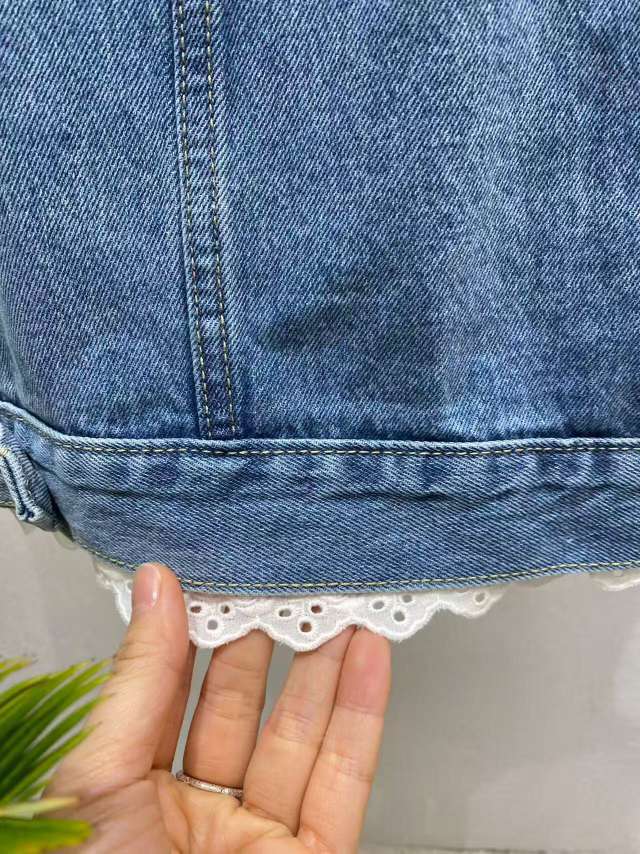 蓝色