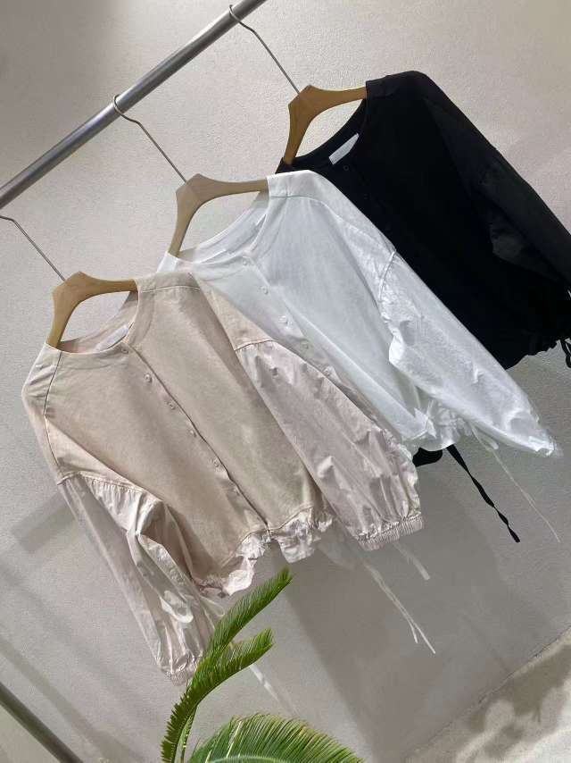 黑色