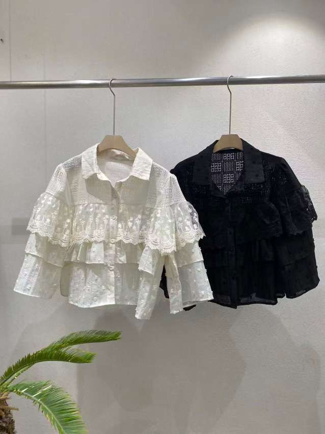 黑色