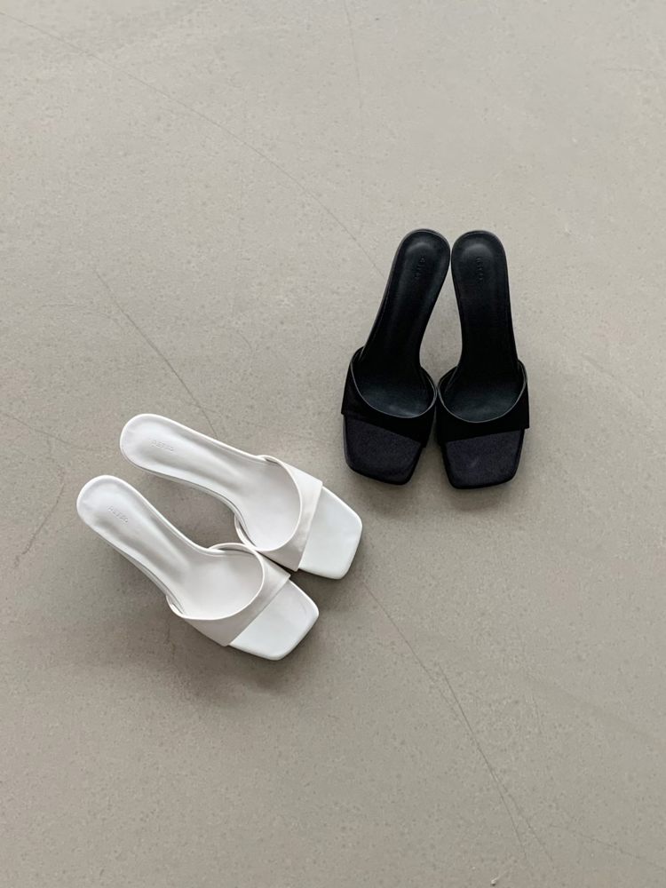 黑色