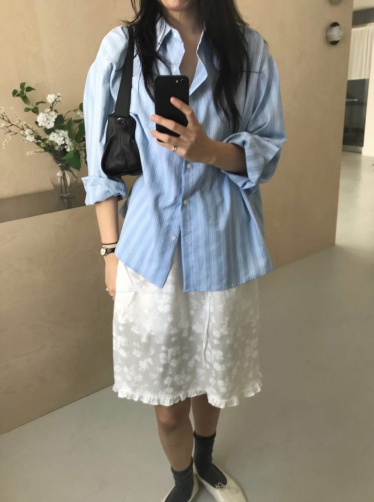 蓝色