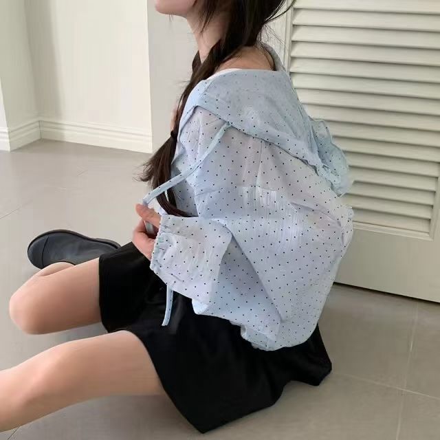 蓝色