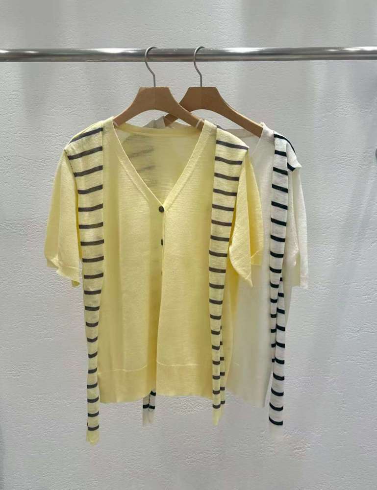 黄色