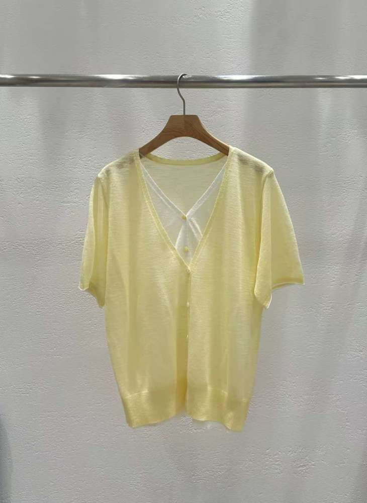 黄色