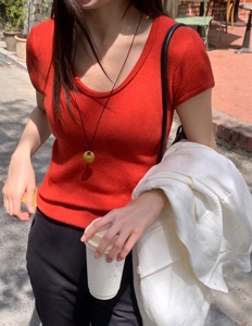 红色