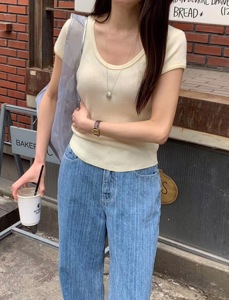 黄色