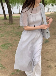 灰色