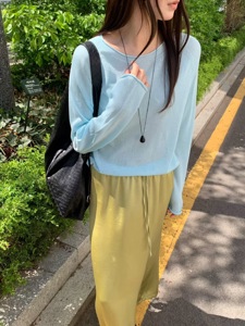 蓝色