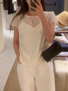 白色