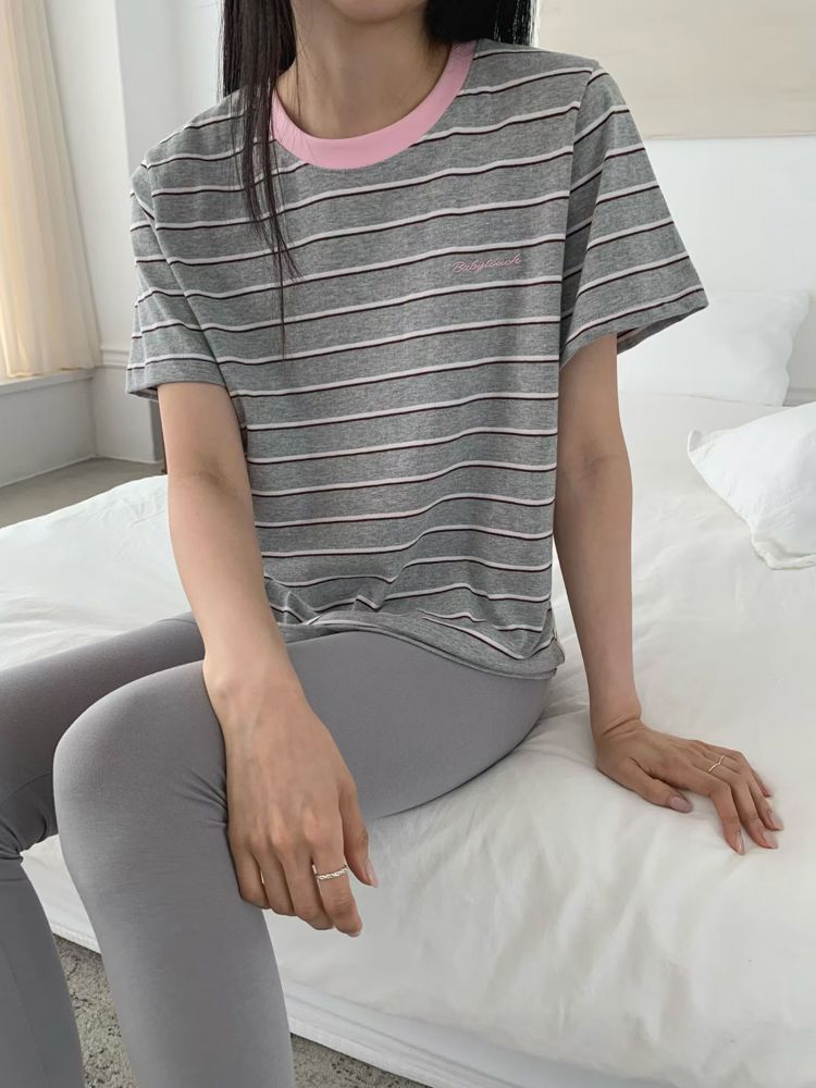 灰色