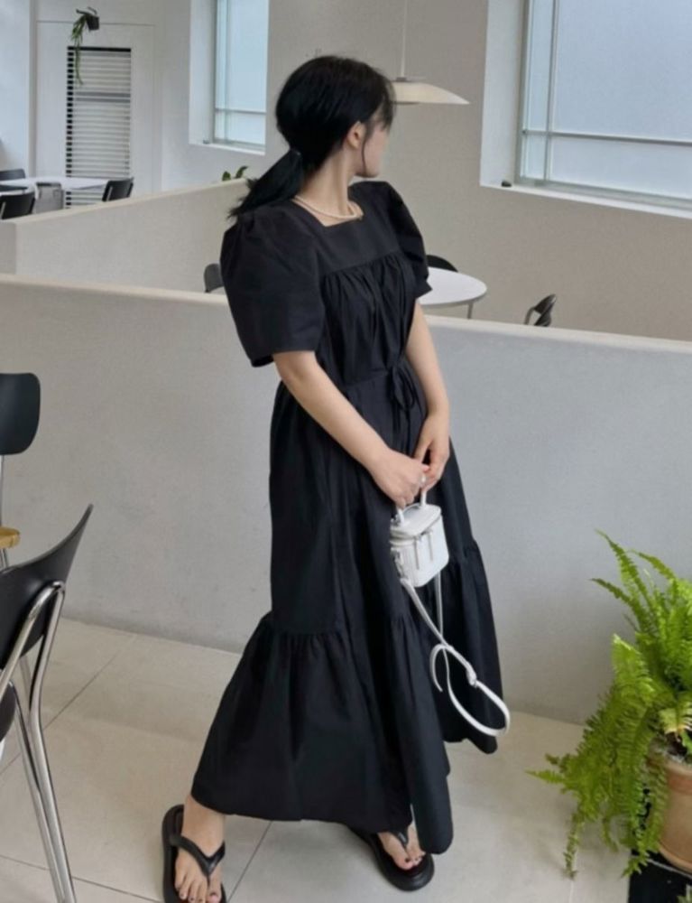 黑色