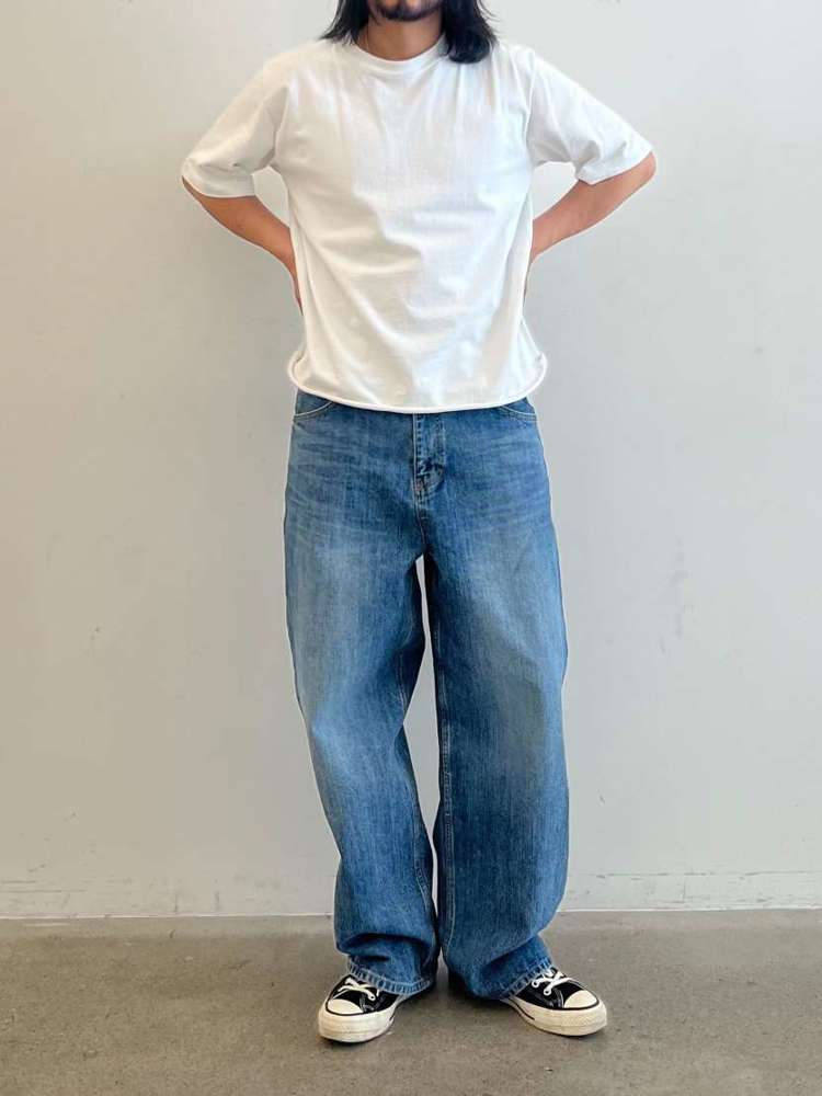 蓝色