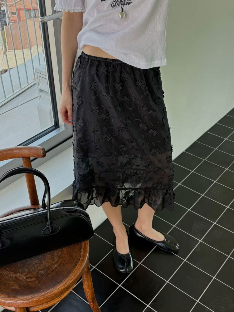 黑色