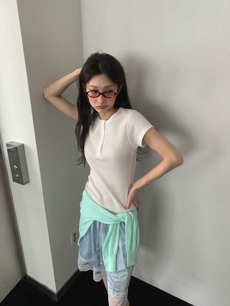 白色