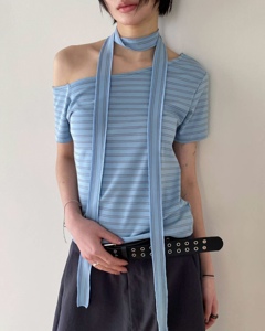 蓝色