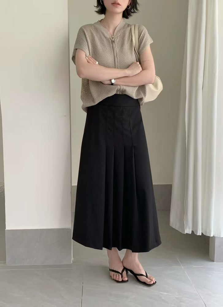 黑色
