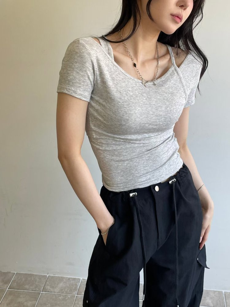 灰色