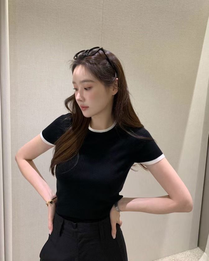 黑色