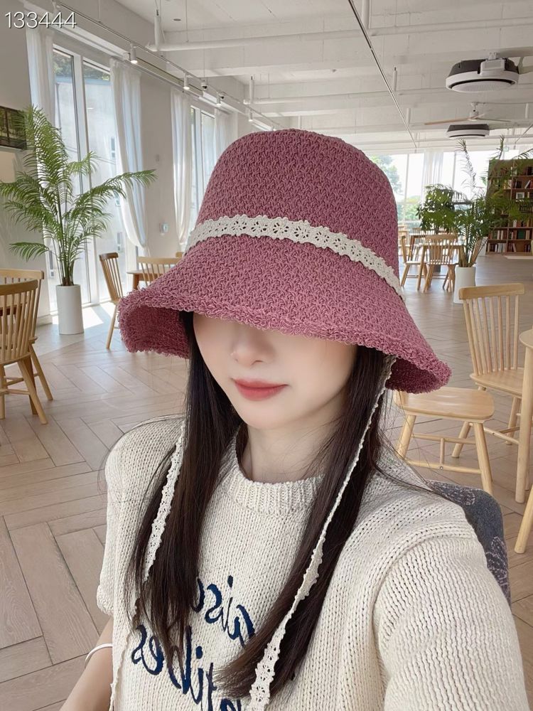 深粉色
