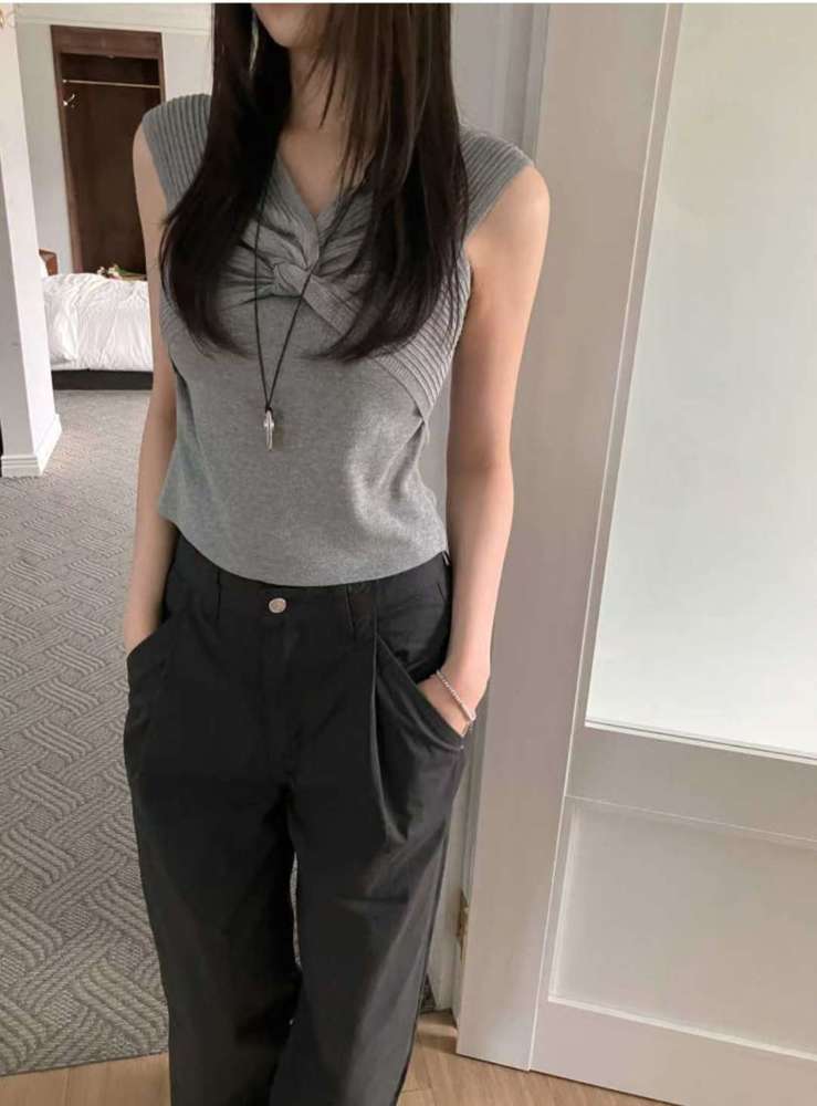 灰色