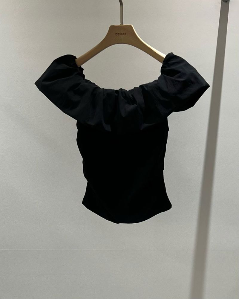黑色