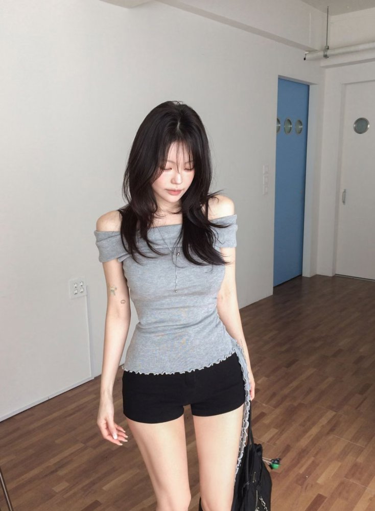 灰色