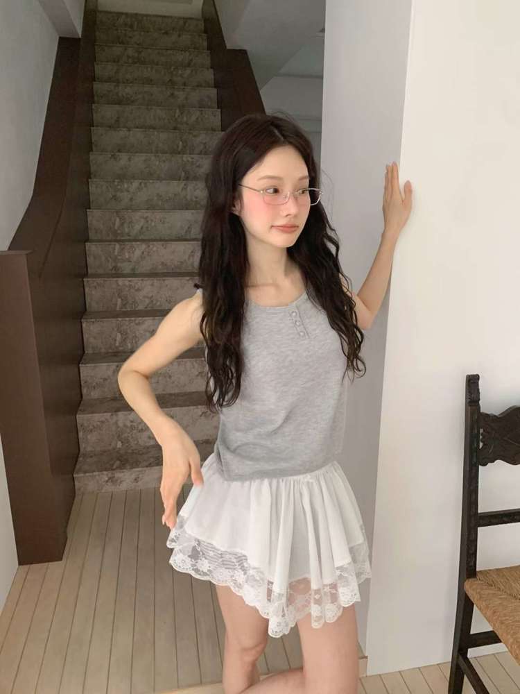 灰色