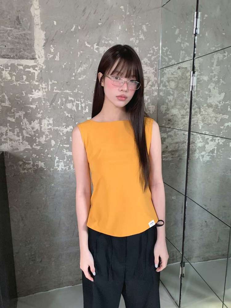 黄色