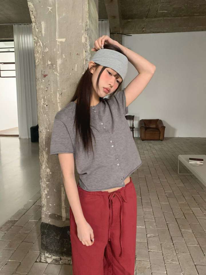 灰色