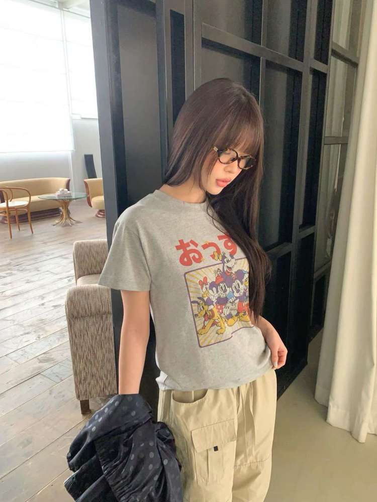 灰色