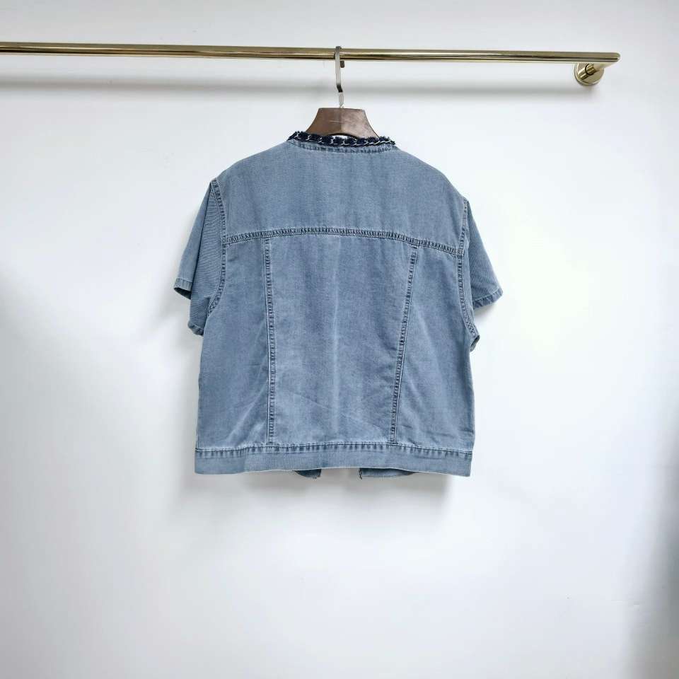 蓝色