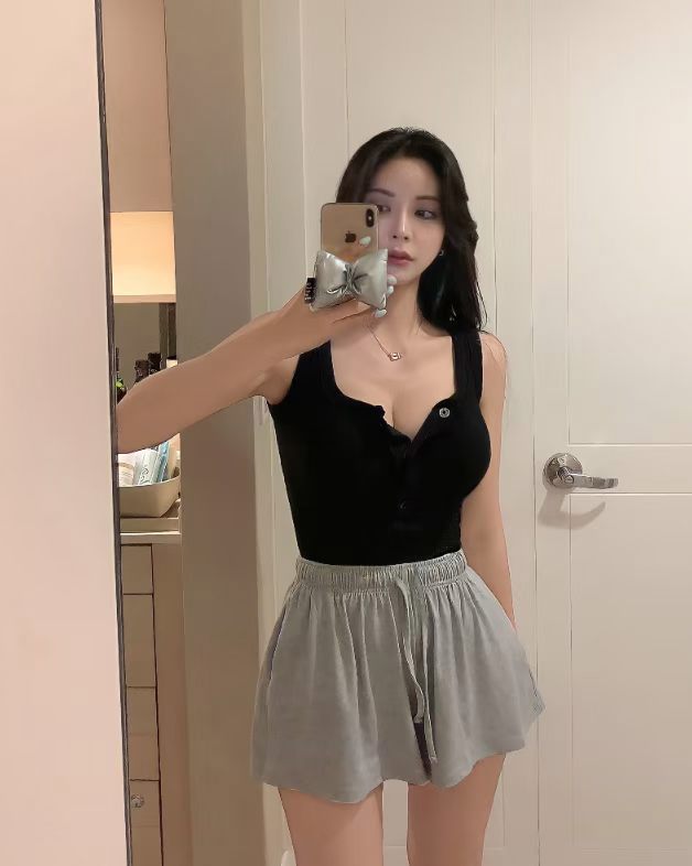 灰色
