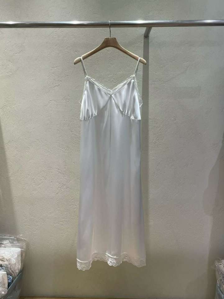 白色