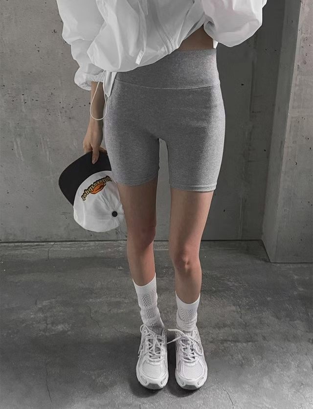 灰色