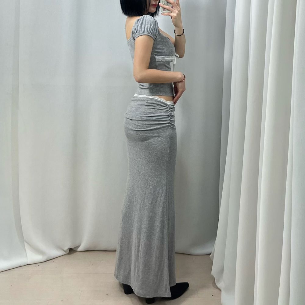 灰色
