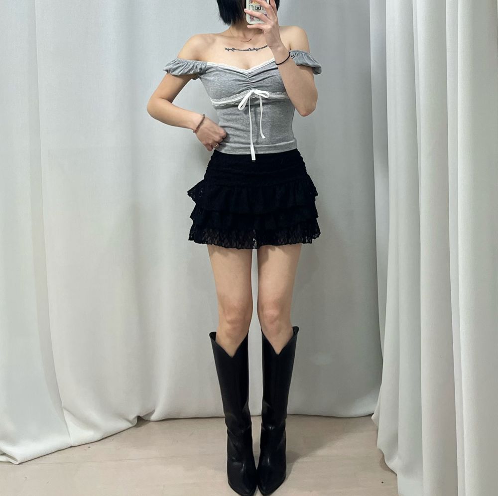 黑色