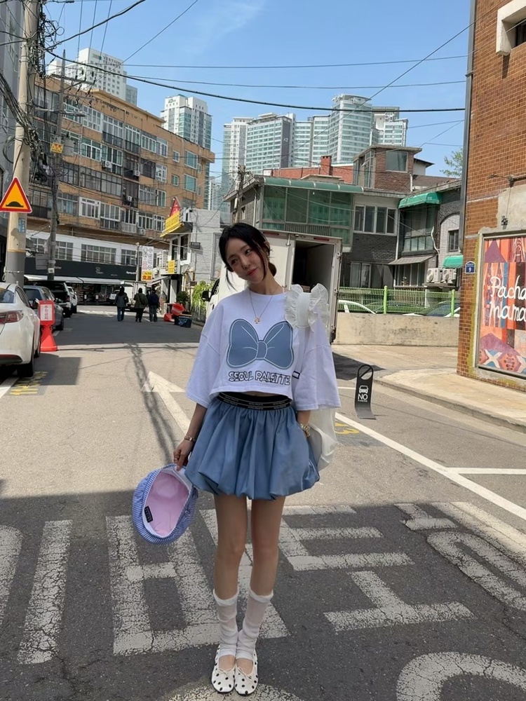 蓝色