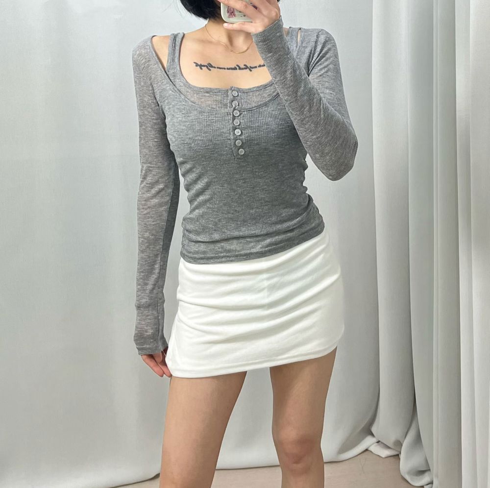 灰色