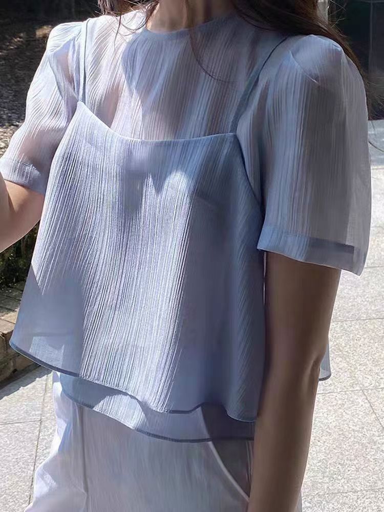 蓝色