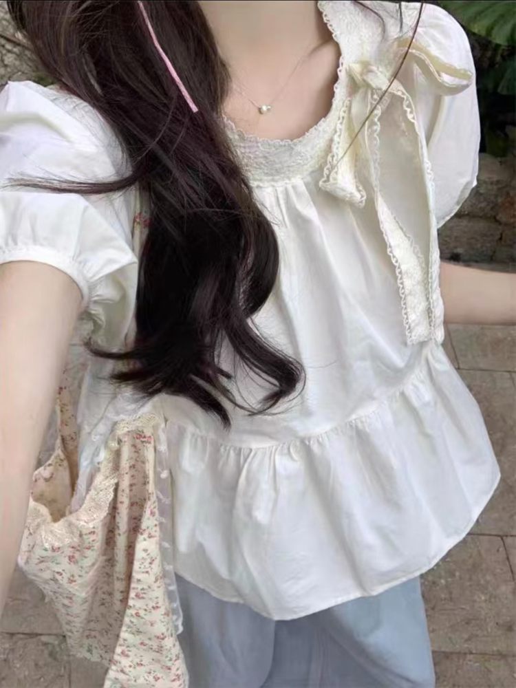 浅黄色