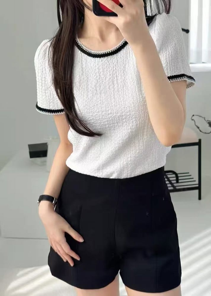 白色